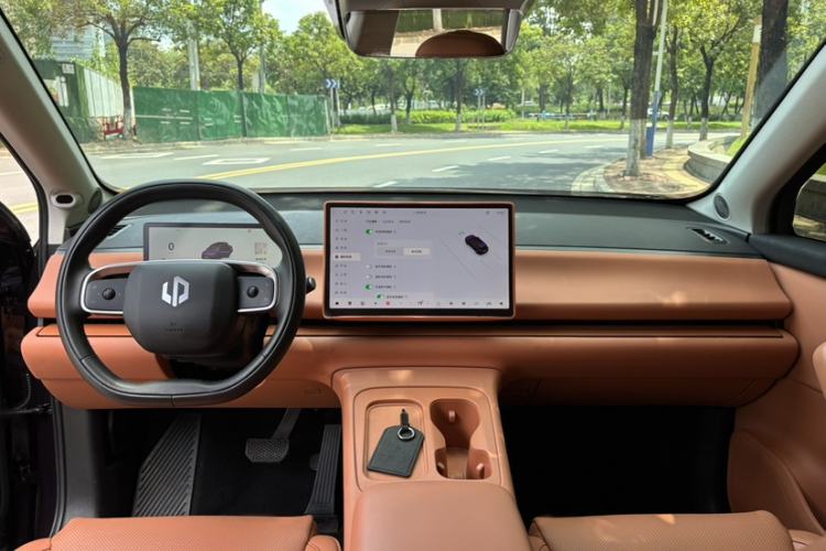 Used Leapmotor C16 2024 Range-Extended 200 LiDAR Edition Interior 6