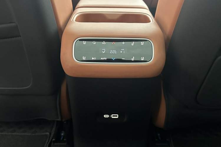 Used Leapmotor C16 2024 Range-Extended 200 LiDAR Edition Interior 7