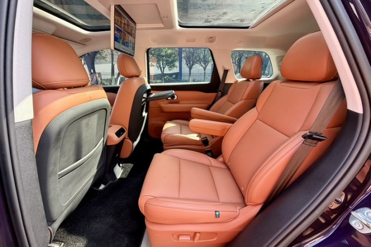 Used Leapmotor C16 2024 Range-Extended 200 LiDAR Edition Interior 7