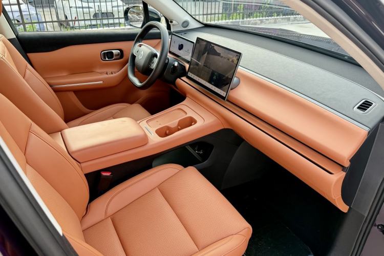 Used Leapmotor C16 2024 Range-Extended 200 LiDAR Edition Interior 8