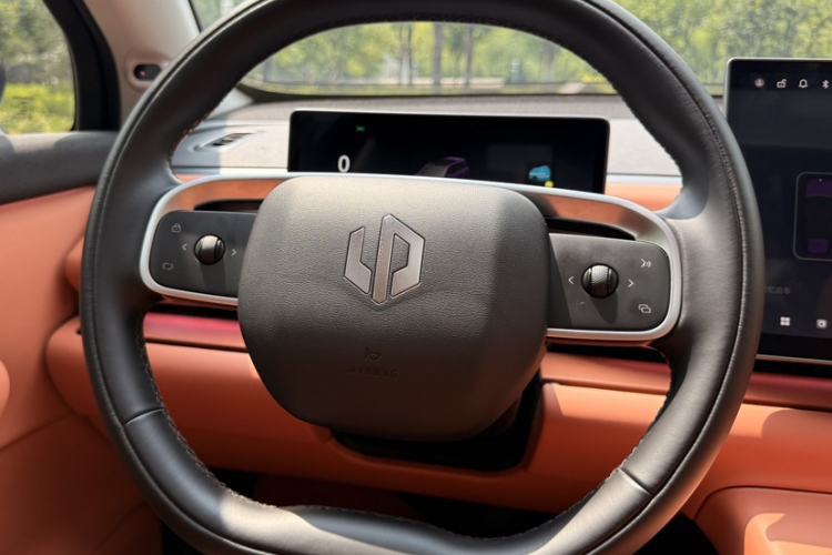 Used Leapmotor C16 2024 Range-Extended 200 LiDAR Edition Interior 8