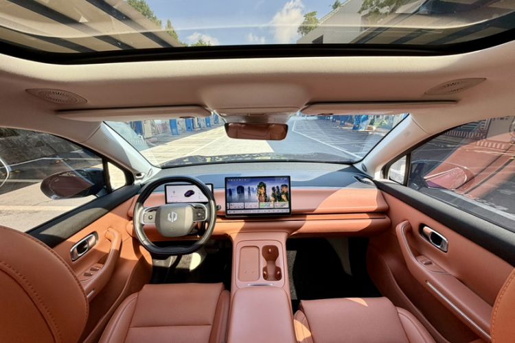 Used Leapmotor C16 2024 Range-Extended 200 LiDAR Edition Interior 8