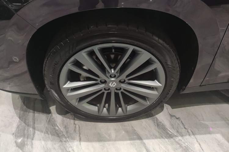 Used Leapmotor C16 2024 All-Electric 580 Luxury Edition Left Front Wheel Hub