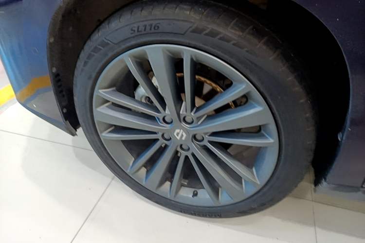 Used Leapmotor C16 2024 Pure Electric 520 Deluxe Edition Left Front Wheel Hub