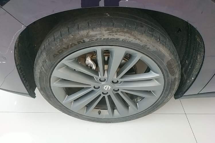 Used Leapmotor C16 2024 Range-Extended 200 LiDAR Edition Left Front Wheel Hub