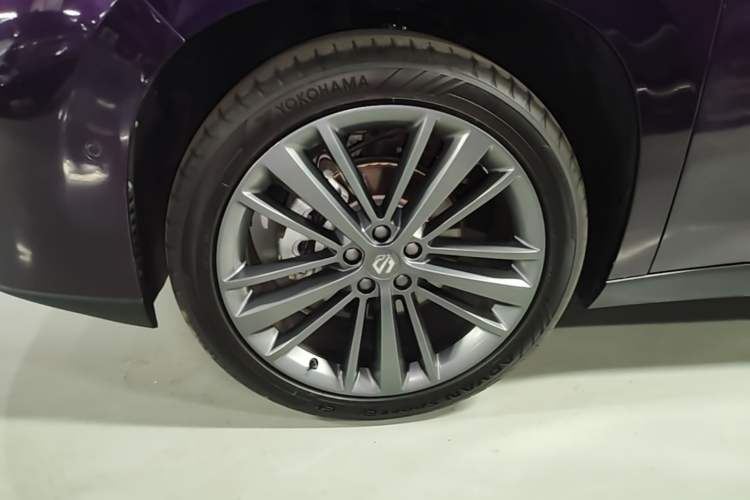 Used Leapmotor C16 2024 Range-Extended 200 Luxury Edition Left Front Wheel Hub