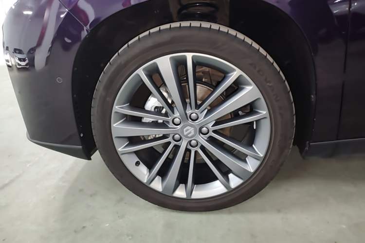 Used Leapmotor C16 2024 Range-Extended 200 LiDAR Edition Left Front Wheel Hub