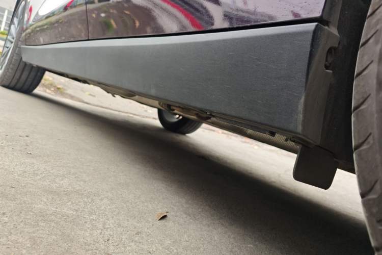 Used Leapmotor C16 2024 Range-Extended 200 LiDAR Edition Left Side Sill