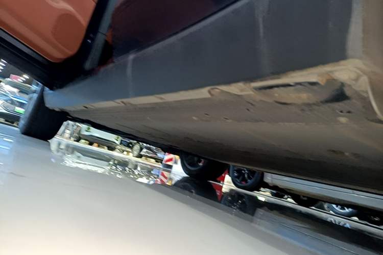 Used Leapmotor C16 2024 Pure Electric 520 Deluxe Edition Left Side Sill