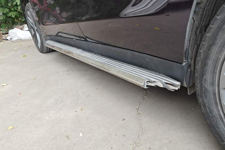 Used Leapmotor C16 2024 Range-Extended 200 LiDAR Edition Left Side Sill