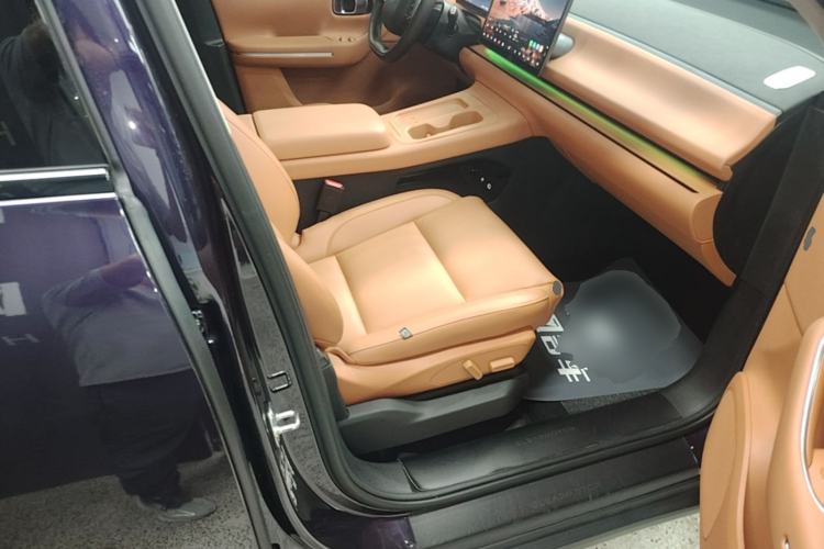 Used Leapmotor C16 2024 Range-Extended 200 LiDAR Edition Right Front Seat