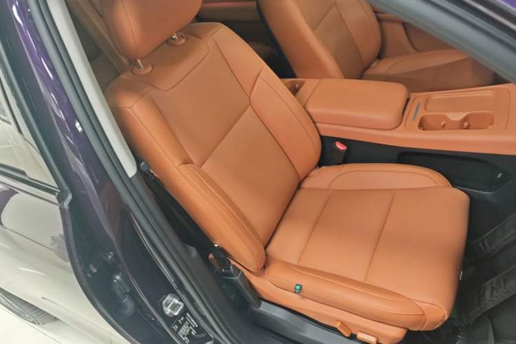 Used Leapmotor C16 2024 Range-Extended 200 Luxury Edition Right Front Seat