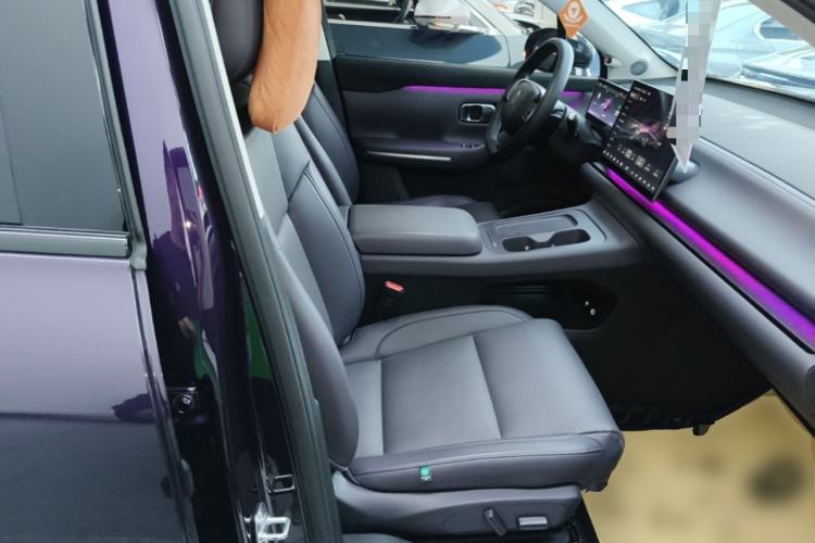 Used Leapmotor C16 2024 Range-Extended 200 Luxury Edition Right Front Seat