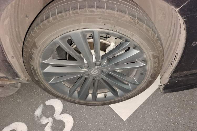 Used Leapmotor C16 2024 Range-Extended 200 LiDAR Edition Right Front Wheel Hub