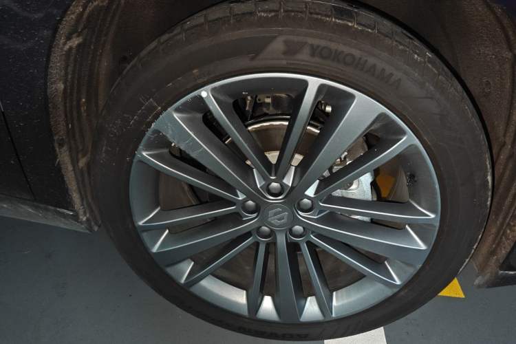 Used Leapmotor C16 2024 Range-Extended 200 Luxury Edition Right Front Wheel Hub