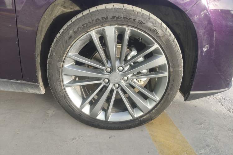 Used Leapmotor C16 2024 Range-Extended 200 Luxury Edition Right Front Wheel Hub