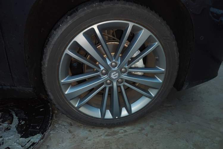 Used Leapmotor C16 2024 Range-Extended 200 LiDAR Edition Right Front Wheel Hub