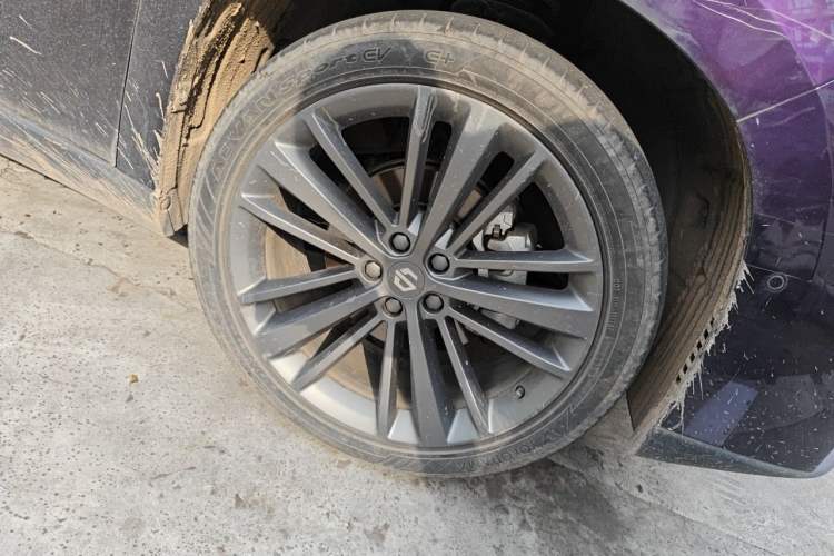 Used Leapmotor C16 2024 Range-Extended 200 LiDAR Edition Right Front Wheel Hub