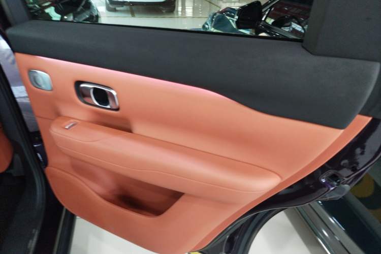 Used Leapmotor C16 2024 Range-Extended 200 LiDAR Edition Right Rear Door Interior