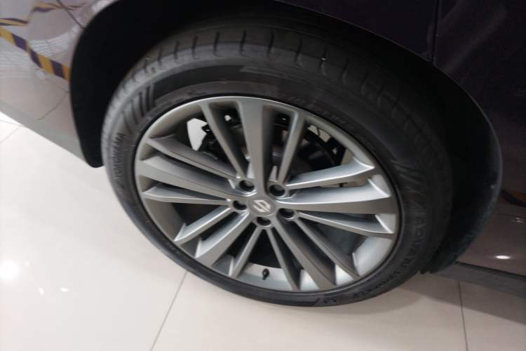 Used Leapmotor C16 2024 Range-Extended 200 LiDAR Edition Right Rear Wheel Hub