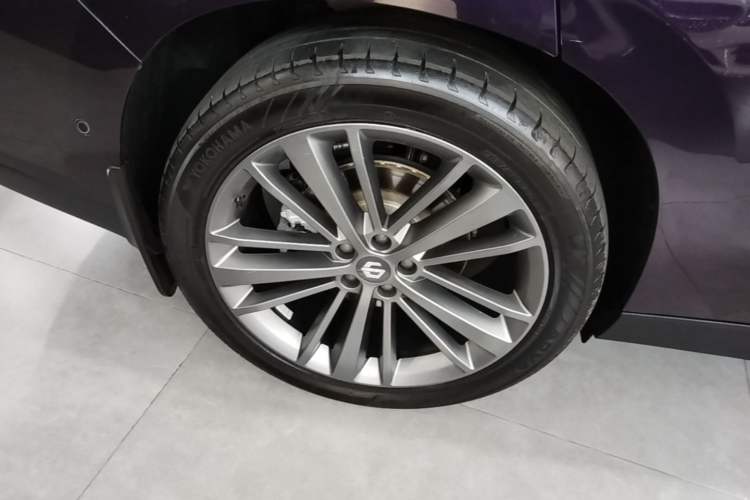 Used Leapmotor C16 2024 Range-Extended 200 LiDAR Edition Right Rear Wheel Hub