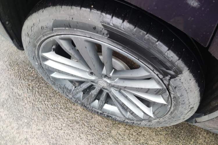 Used Leapmotor C16 2024 Range-Extended 200 LiDAR Edition Right Rear Wheel Hub