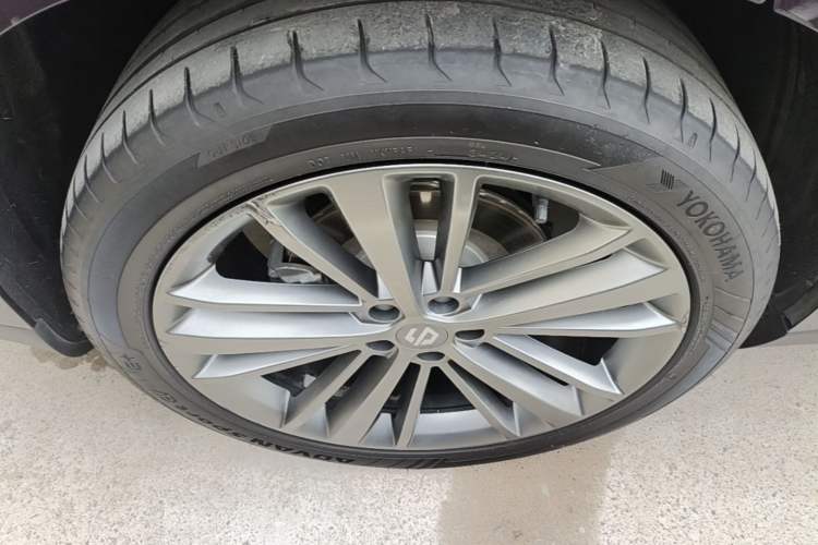 Used Leapmotor C16 2024 Range-Extended 200 Luxury Edition Right Rear Wheel Hub