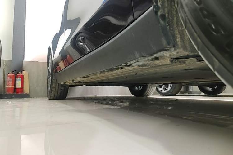 Used Leapmotor C16 2024 Range-Extended 200 LiDAR Edition Right Side Sill