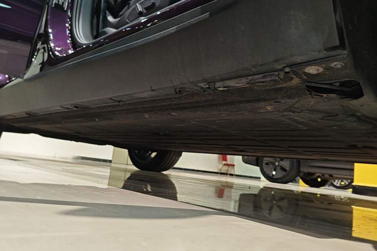 Used Leapmotor C16 2024 All-Electric 520 LiDAR Edition Right Side Sill