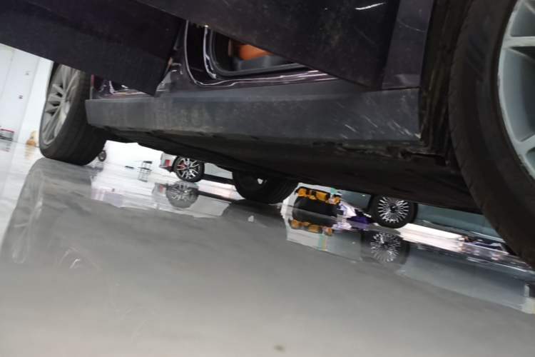 Used Leapmotor C16 2024 Range-Extended 200 Luxury Edition Right Side Sill