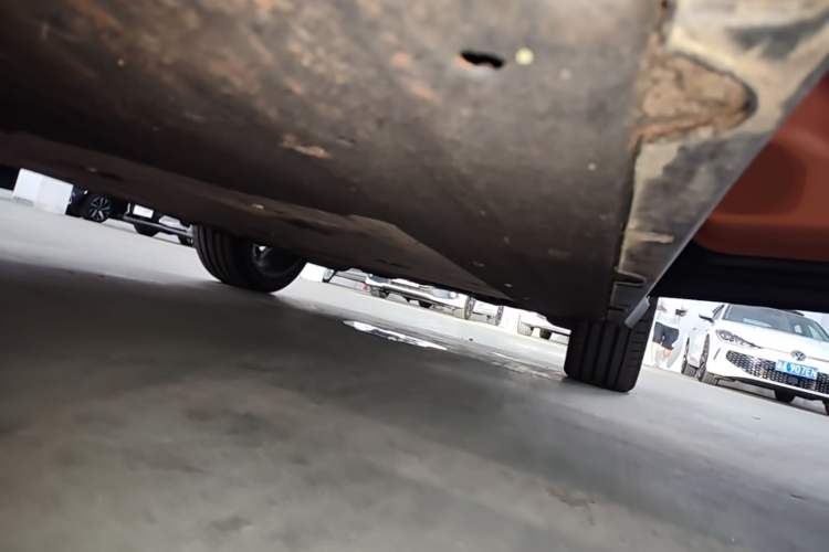 Used Leapmotor C16 2024 Range-Extended 200 LiDAR Edition Right Side Sill