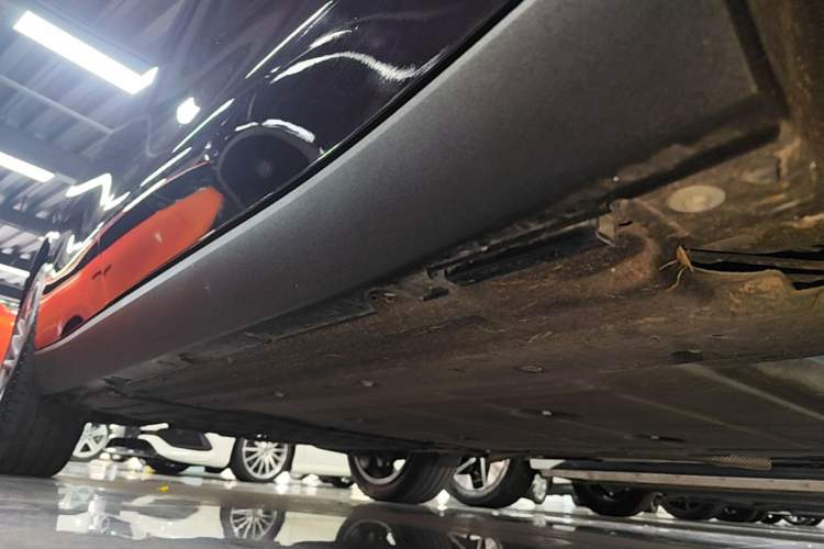 Used Leapmotor C16 2024 Range-Extended 200 LiDAR Edition Right Side Sill