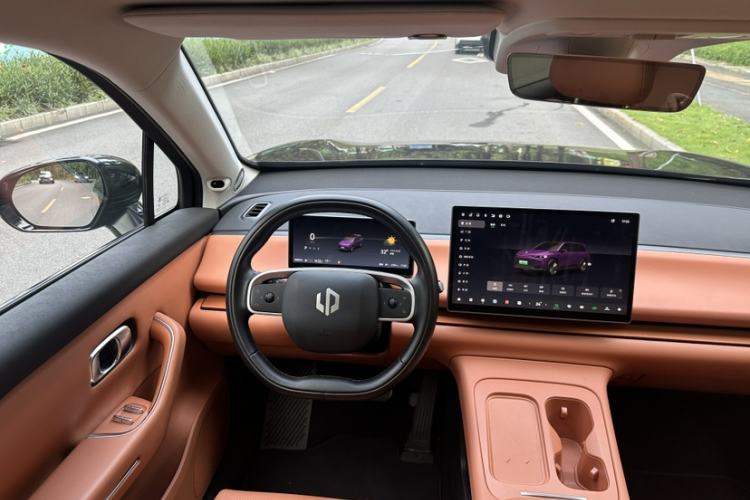 Used Leapmotor C16 2024 Range-Extended 200 LiDAR Edition Steering Wheel
