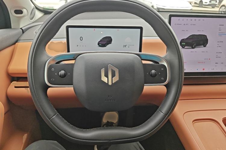 Used Leapmotor C16 2024 Range-Extended 200 LiDAR Edition Steering Wheel