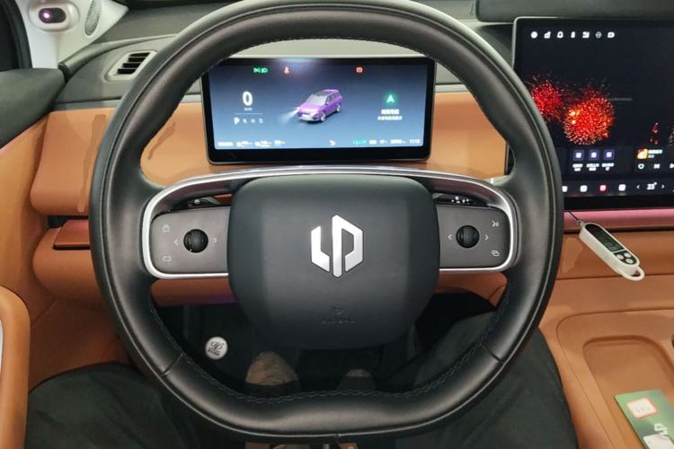 Used Leapmotor C16 2024 Range-Extended 200 LiDAR Edition Steering Wheel
