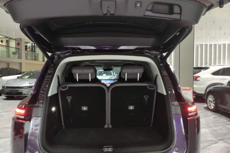 Used Leapmotor C16 2024 All-Electric 580 Luxury Edition Trunk
