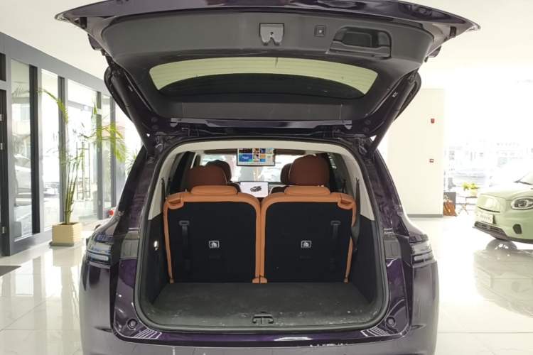 Used Leapmotor C16 2024 Range-Extended 200 LiDAR Edition Trunk