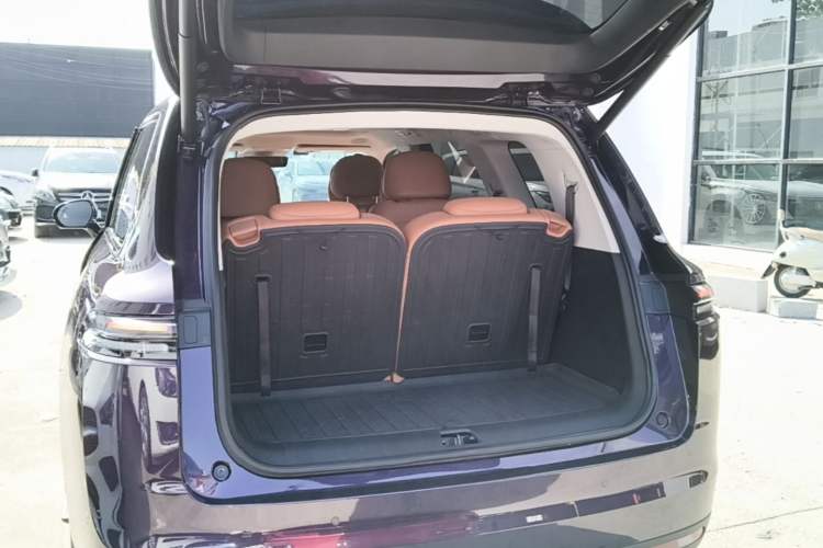 Used Leapmotor C16 2024 Range-Extended 200 Luxury Edition Trunk