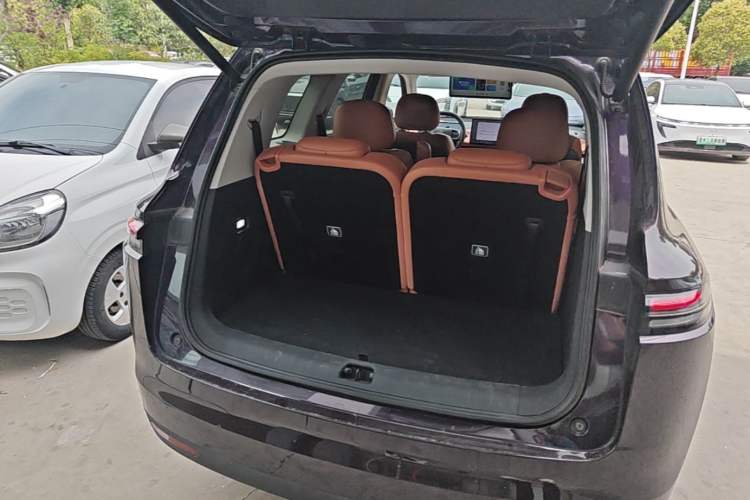 Used Leapmotor C16 2024 Range-Extended 200 LiDAR Edition Trunk