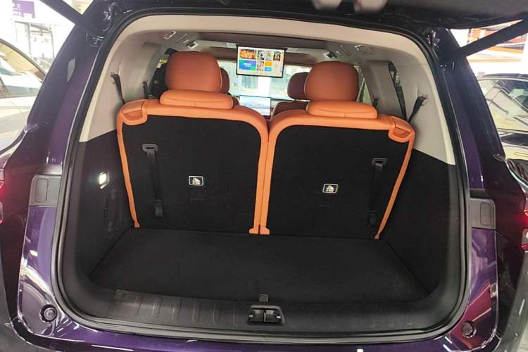 Used Leapmotor C16 2024 Range-Extended 200 LiDAR Edition Trunk