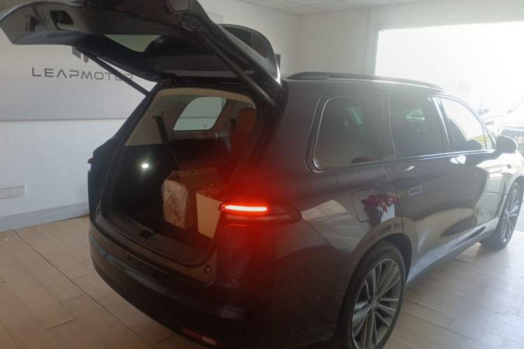 Used Leapmotor C16 2024 Range-Extended 200 LiDAR Edition Trunk