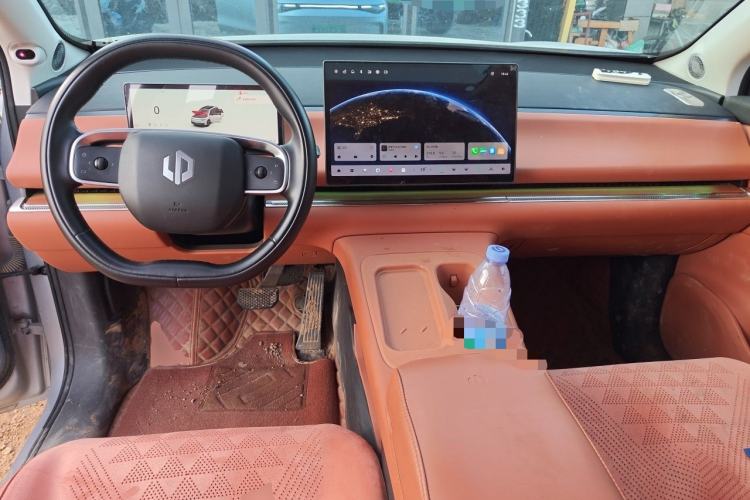 Used Leapmotor C16 2024 Range-Extended 200 Luxury Edition Center Console