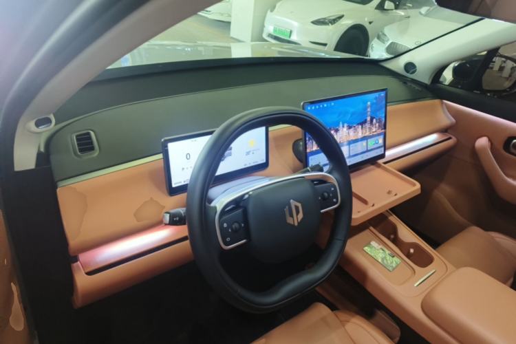 Used Leapmotor C16 2024 Range-Extended 200 Luxury Edition Center Console