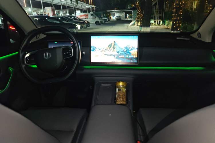 Used Leapmotor C16 2024 Range-Extended 200 Luxury Edition Center Console