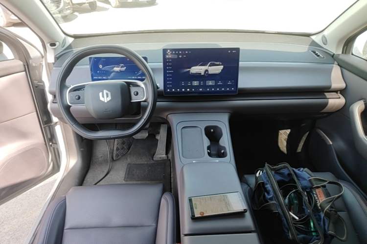 Used Leapmotor C16 2024 Range-Extended 200 LiDAR Edition Center Console