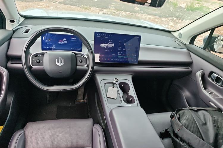 Used Leapmotor C16 2024 Range-Extended 200 LiDAR Edition Center Console
