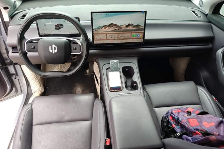 Used Leapmotor C16 2024 Range-Extended 200 Luxury Edition Center Console