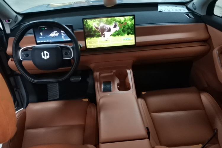 Used Leapmotor C16 2024 Range-Extended 200 Luxury Edition Center Console