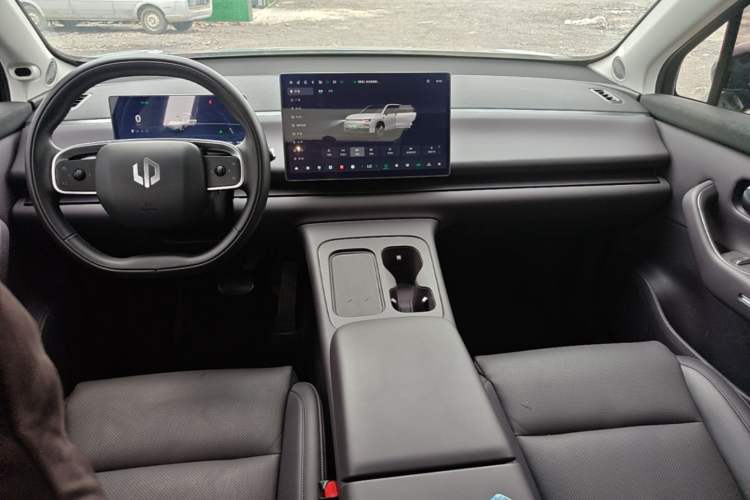 Used Leapmotor C16 2024 Range-Extended 200 LiDAR Edition Center Console