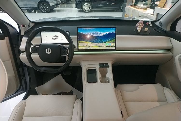 Used Leapmotor C16 2024 All-Electric 520 LiDAR Edition Center Console